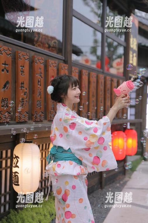 17吃瓜 17吃瓜发布:黑料黑料社热门话题,瓜田里的小秘密!