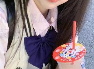 “51吃瓜”发布的这条新闻，顿时引发了全网热议，我内心的小剧场开始了……