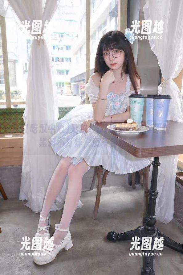 51吃瓜中心 别怕!51吃瓜中心苹果版黑料不打烊,瓜多到吃撑!