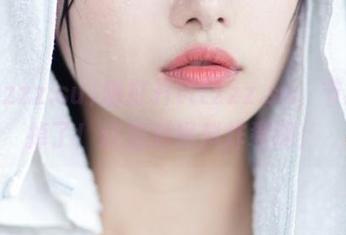 刚打开tttzzz.su,节操都掉了!这视频黑料炸裂啊!