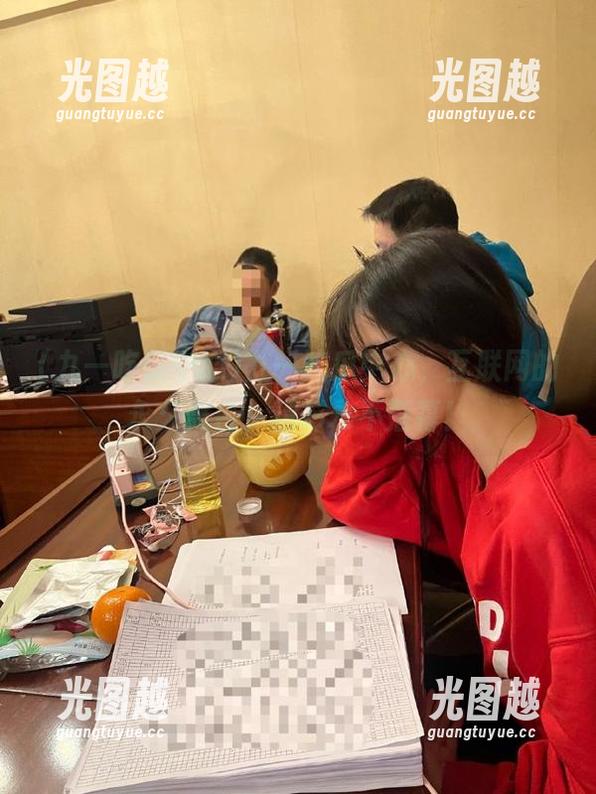 九一吃瓜中心 九一吃瓜中心,互联网的永久舞台,精彩永不落幕!