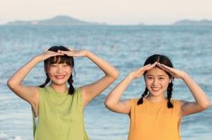 今日黑料苹果版:言归正传,网红黑料好像拉上了“洗白”的次元壁啊。