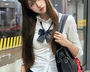 想窥探名人的黑料?观看吃瓜17c带来的劲爆剧情!