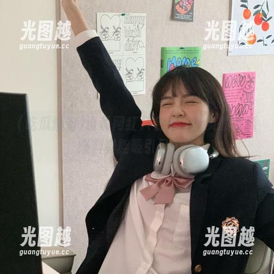 谁说网红只会秀，首页的吃瓜爆料真能吸引目光！