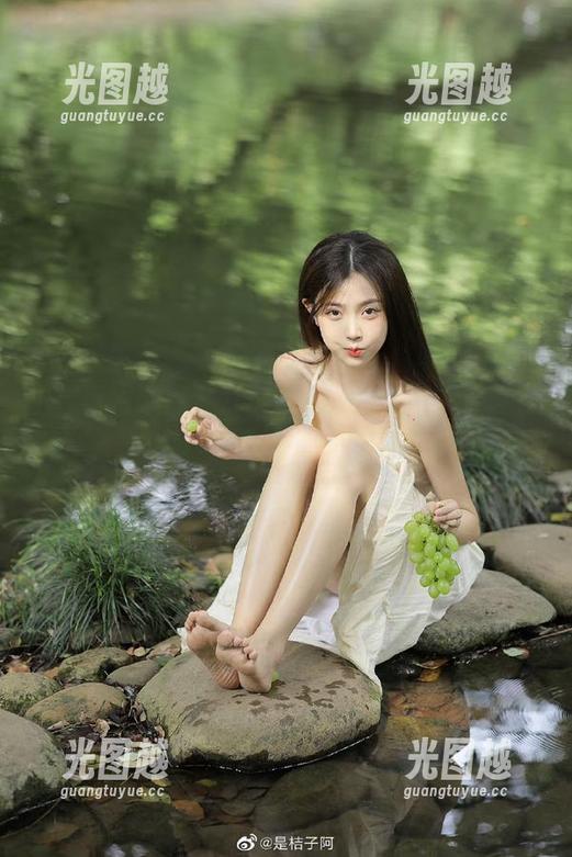 在吃瓜网观看那跌宕起伏的人生，食指大动的免费瓜等着你！