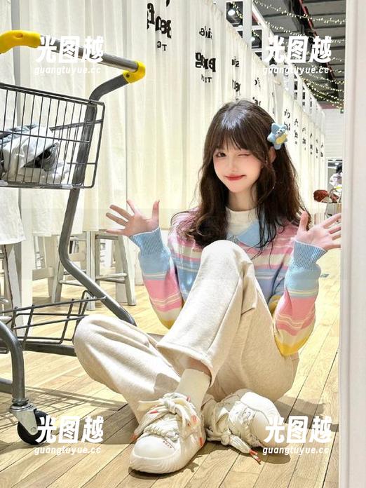 国产黑料 更新!国产黑料又一珍馐,吃瓜群众准备好小板凳了吗?