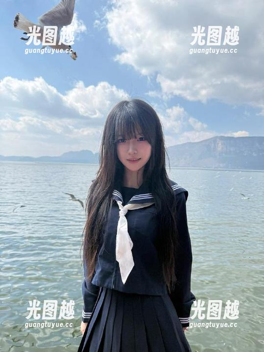 黑料su “黑料su”的入口太奇妙,仿佛进入了一个秘密的八卦世界