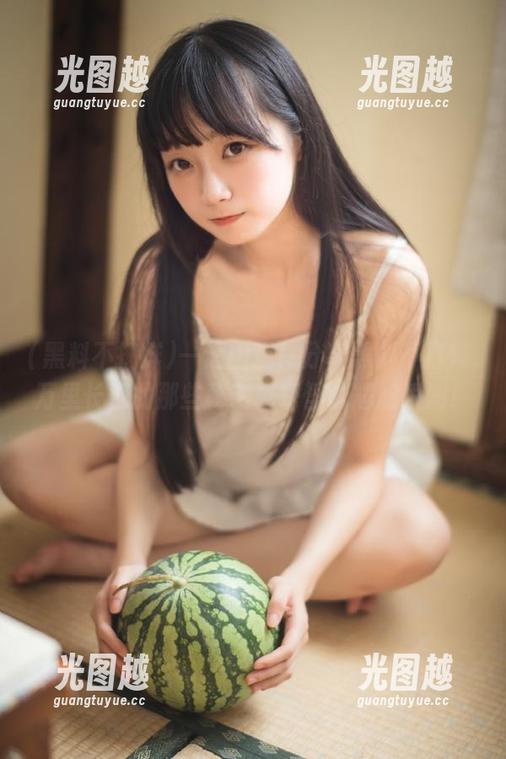 一起围观！分享黑料不打烊,万里长征的那些秘密草坪里的尴尬瞬间！