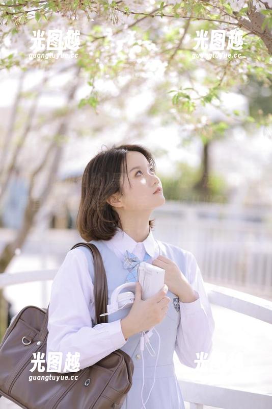 黑料吃瓜网址 黑料吃瓜网址:这款app简直是你的八卦小助手,让你从此不再孤单!