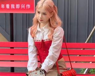 黑料在线:视频打脸那些装逼的小伙伴,哈哈,你们都看吧!